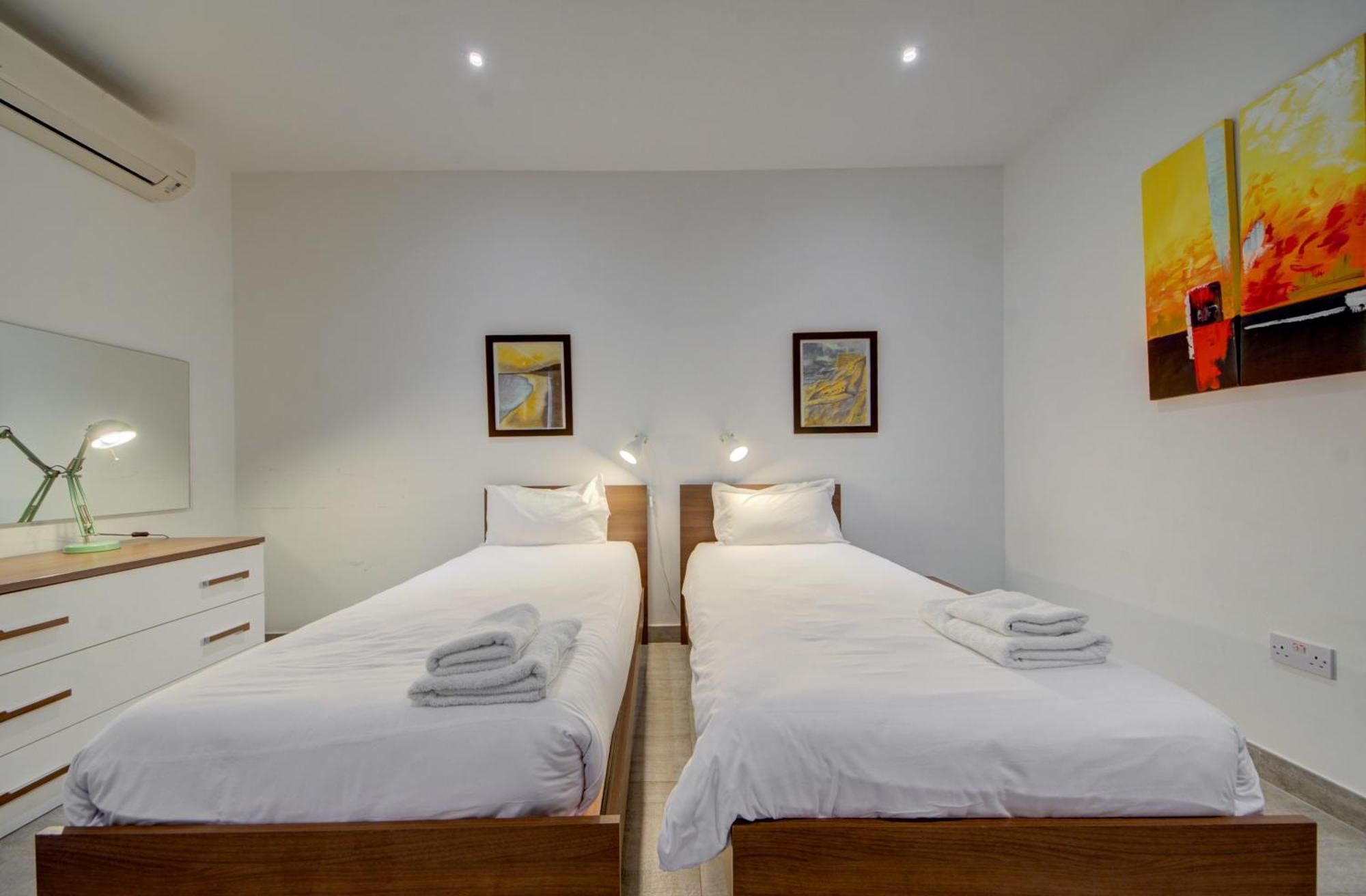 Top Floor Apt With Common Pool Close To All Amenities San Pawl il-Baħar Eksteriør billede