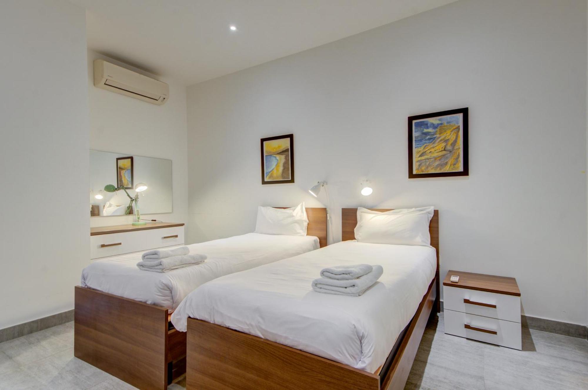 Top Floor Apt With Common Pool Close To All Amenities San Pawl il-Baħar Eksteriør billede